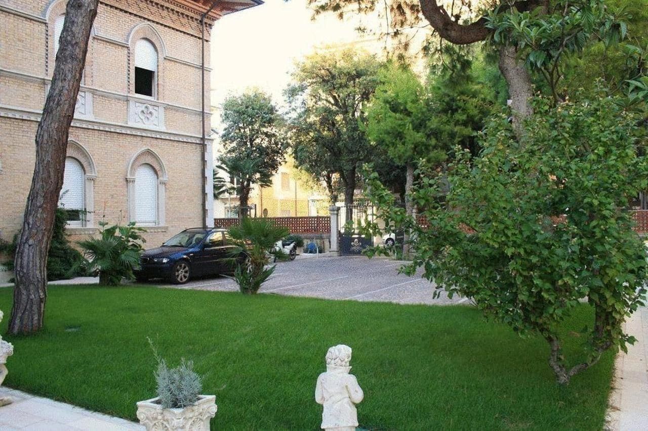 Hotel Chiaraluna Civitanova Marche Exterior photo
