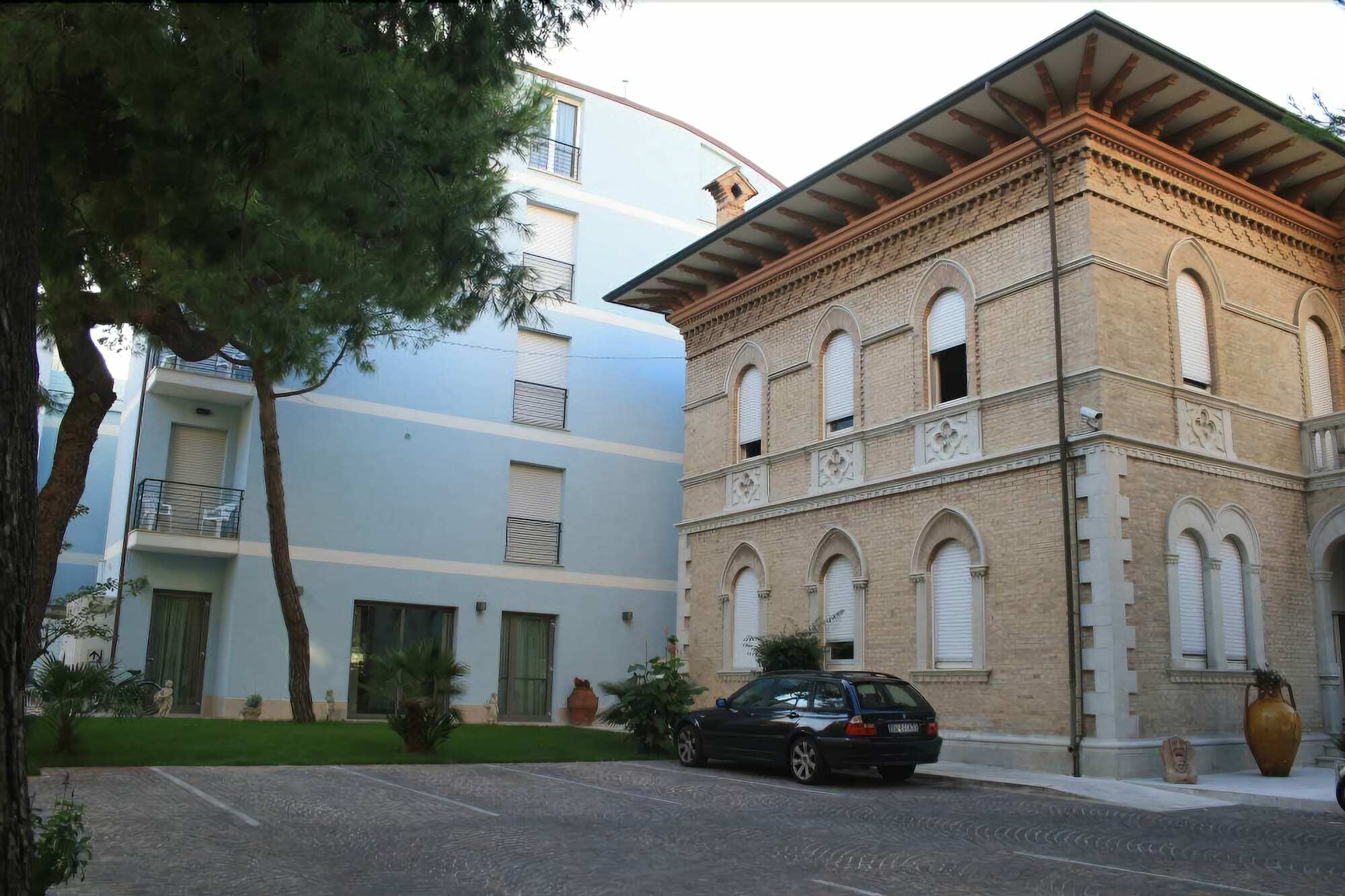 Hotel Chiaraluna Civitanova Marche Exterior photo